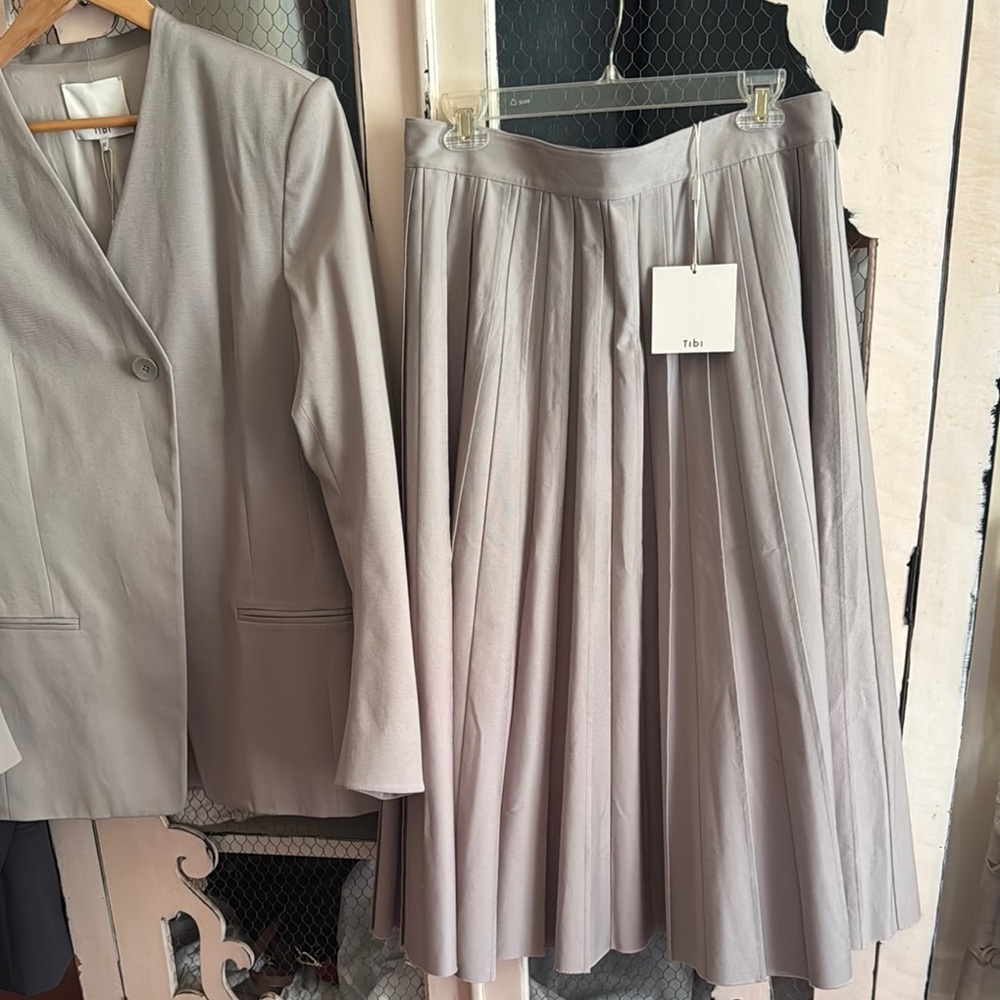 Tibi Oliver cotton pintuck skirt in moon grey, size 10, NWT $175
